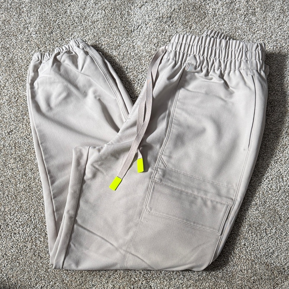 Figs Women’s Bone Sierra Jogger Scrub Pants